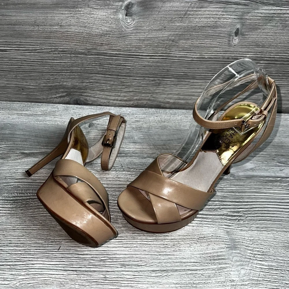 Michael Kors Gideon leather taupe beige platform strappy sandal heels size 7.5
